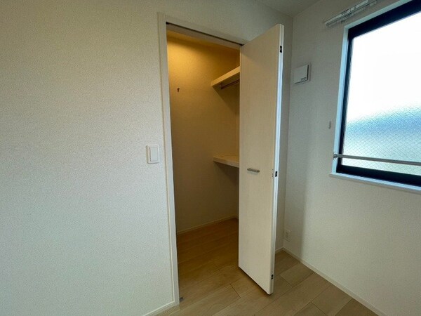 収納(※同型別部屋写真)