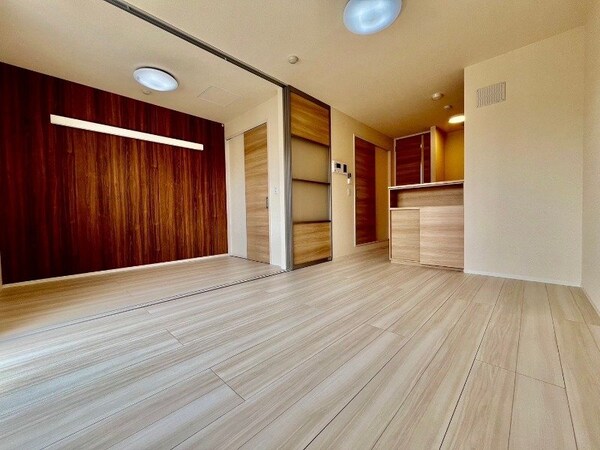 居室・リビング(同物件の別部屋写真です)