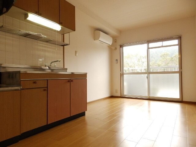 物件内観写真6　(同物件別室の画像です)