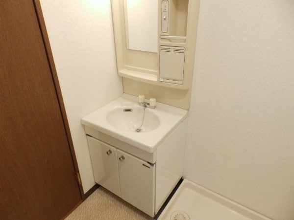 洗面所(同型参考写真)