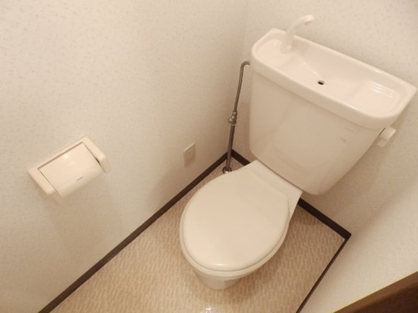 トイレ(同型参考写真)