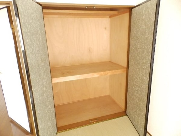 収納(同型参考写真)