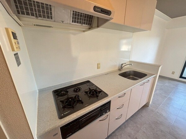 キッチン(同型参考写真)