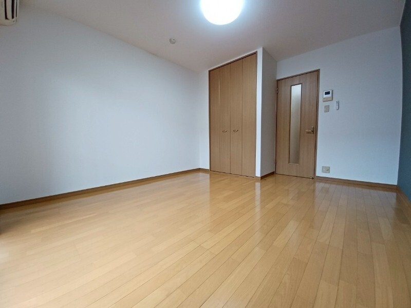 物件内観写真11　(別部屋反転参考写真です。)