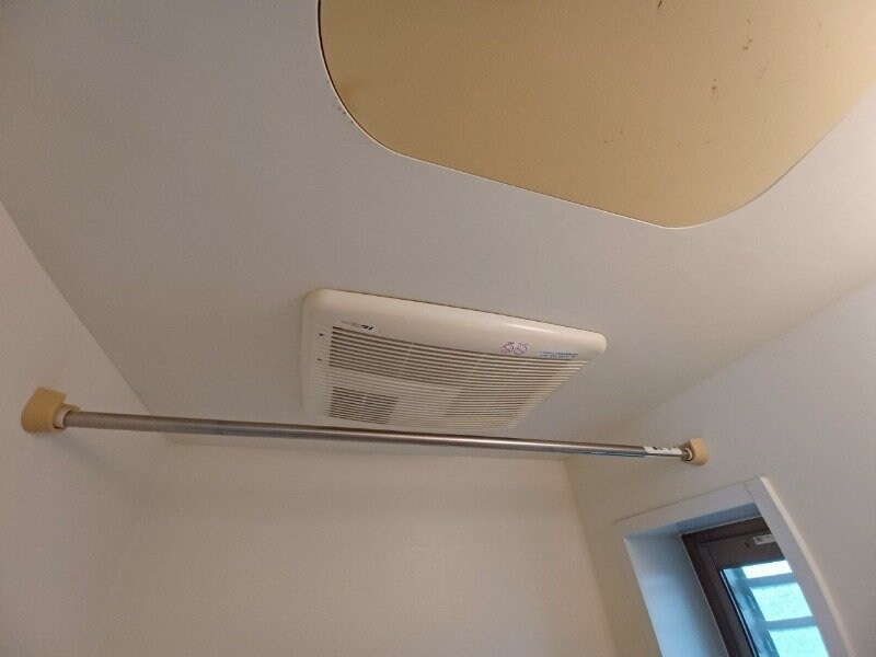 物件内観写真17　(別部屋反転参考写真です。)