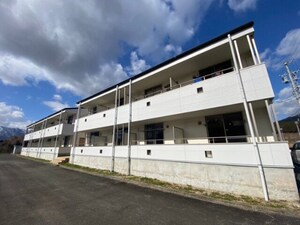 カ－ザ北勢外観写真