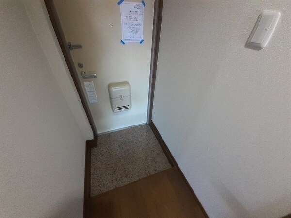 玄関(別部屋参考写真です。)