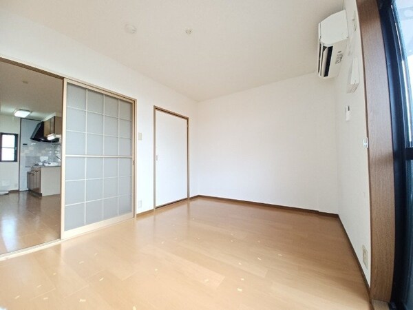 居室・リビング(別部屋参考写真です)