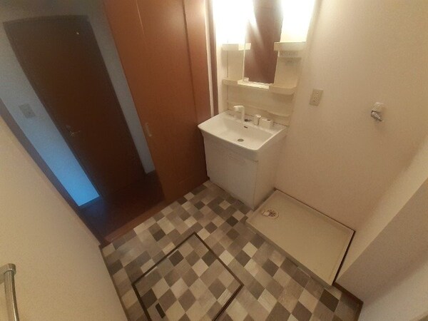 洗面所(同物件別部屋のお写真です。)