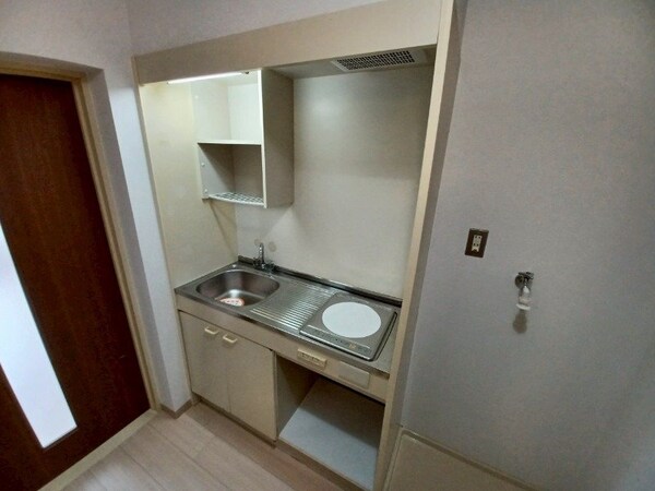 キッチン(同型参考写真)