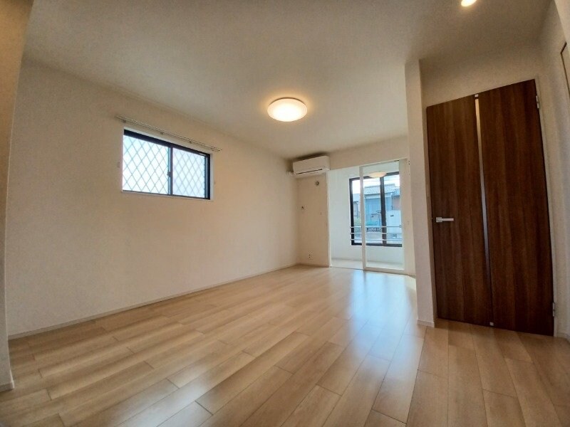 物件内観写真12　(同型別室のお写真です)