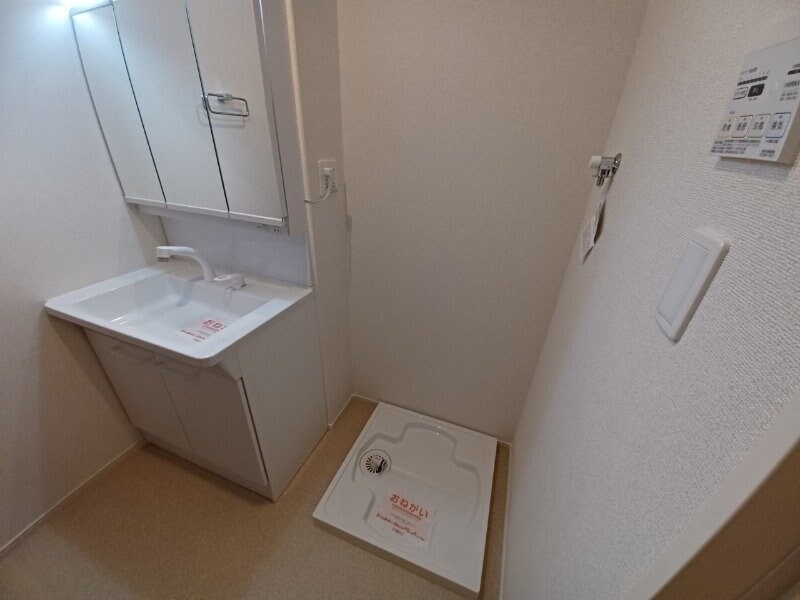 物件内観写真15　(同型別室のお写真です)