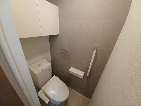 トイレ(同物件別室写真)