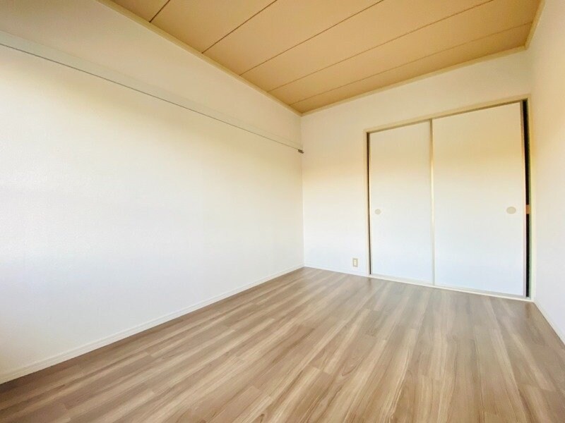 物件内観写真12　(洋室)