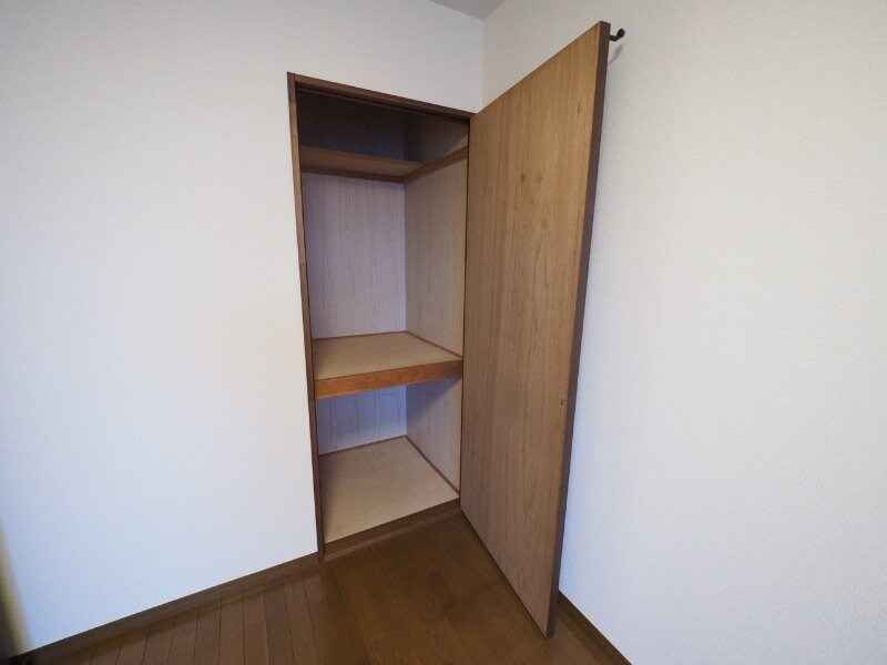 物件内観写真9　(別部屋反転写真です)