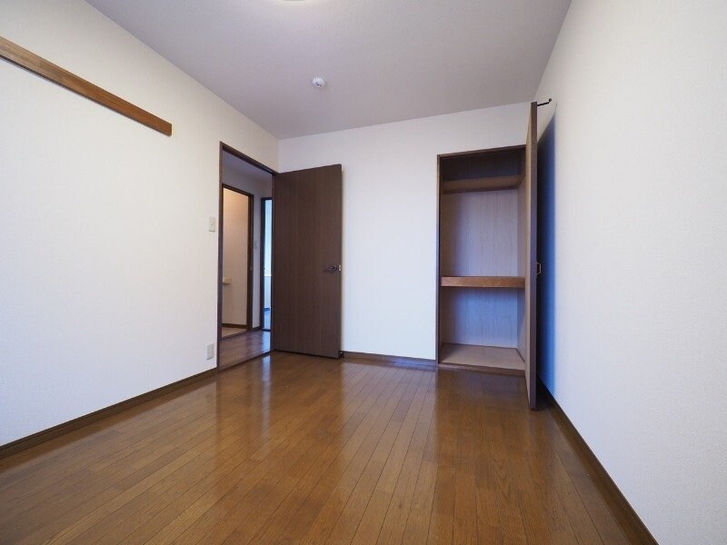 物件内観写真11　(別部屋反転写真です)