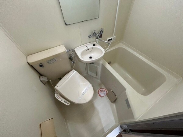 バス／シャワールーム等(同型参考写真)