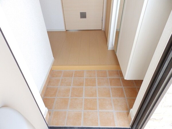 玄関(同タイプの部屋写真です)
