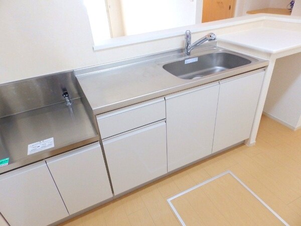 キッチン(同型タイプの画像です)