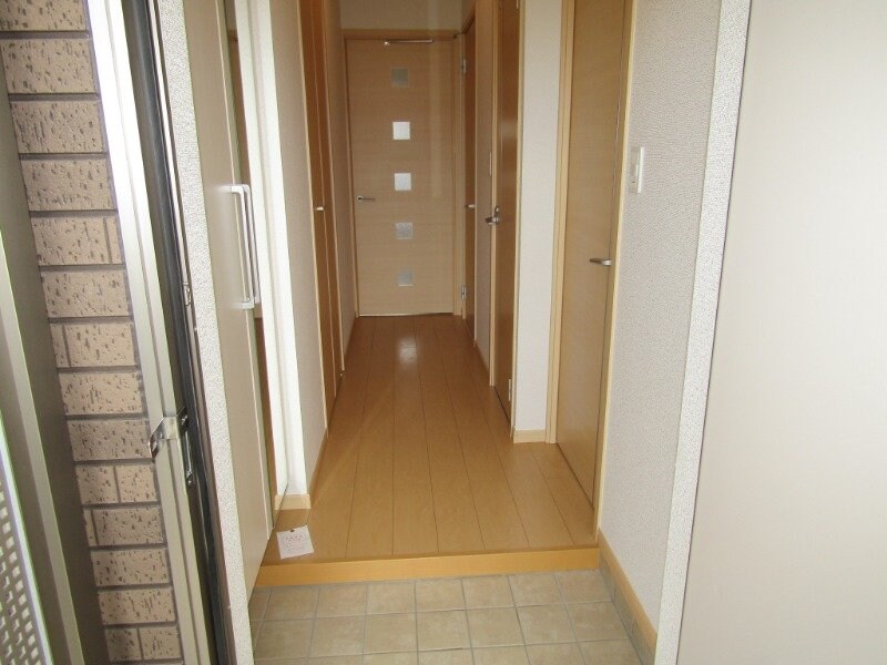 物件内観写真16　(同型別室のお写真です)