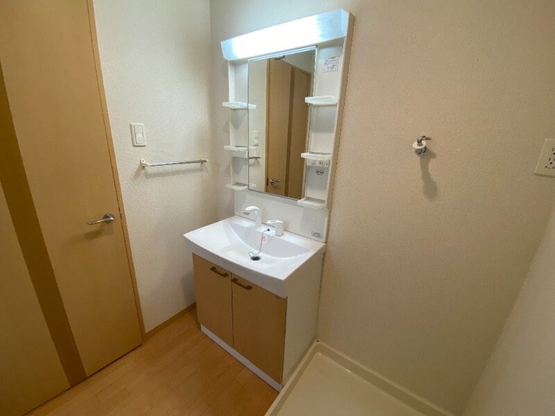 物件内観写真10　(洗面台)