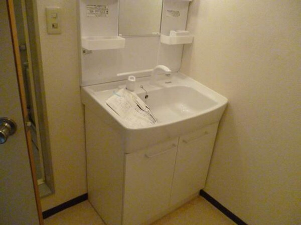 洗面所(同型参考写真)