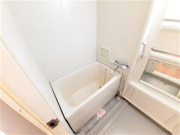 バス／シャワールーム等(同型参考写真)