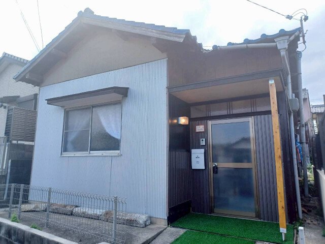 八幡町リノベ戸建　2