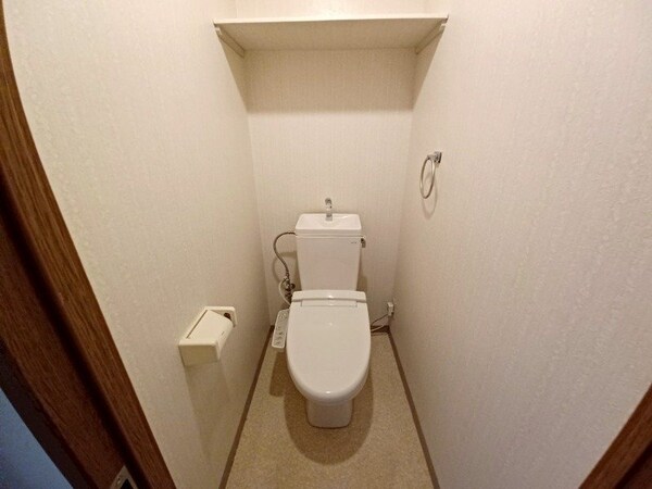 トイレ(同物件別部屋写真)