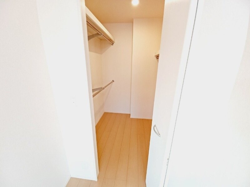 物件内観写真11　(同物件別室反転写真)