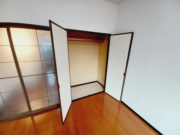 収納(同物件別部屋参考写真です。)