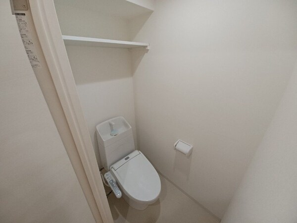 トイレ(同物件別部屋参考写真です。)