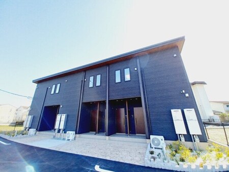 ラルース　Ｂ外観写真