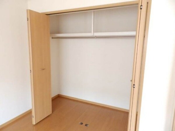 収納(同型参考写真)