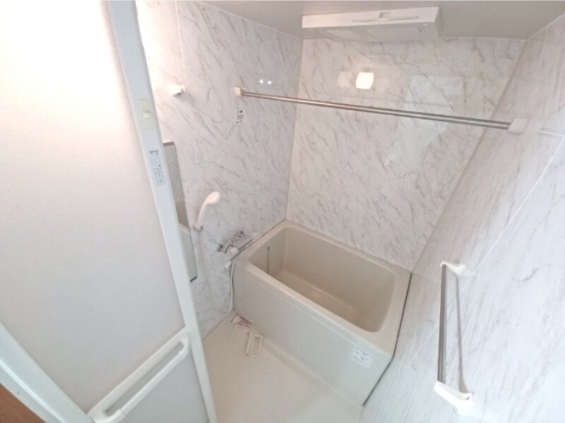 物件内観写真9　(同型参考写真)