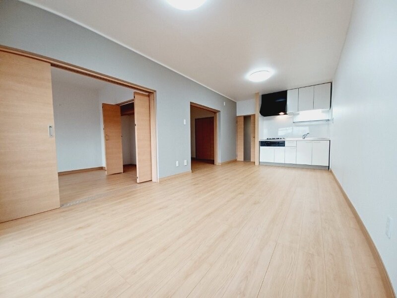 物件内観写真7　(同じ物件、別部屋の写真です。)