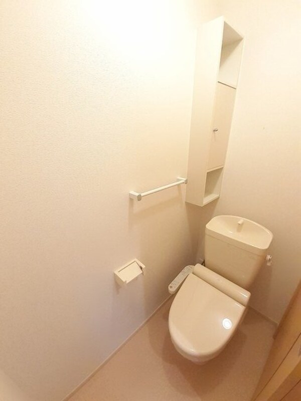 トイレ(同型部屋写真です。)