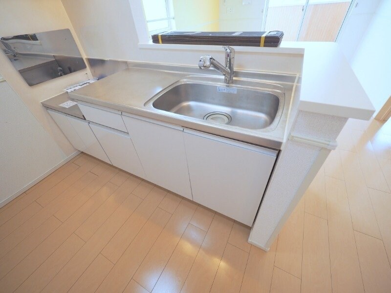 物件内観写真7　(同型別室のお写真です)