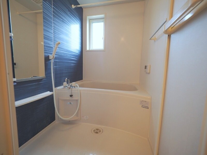 物件内観写真10　(同型別室のお写真です)