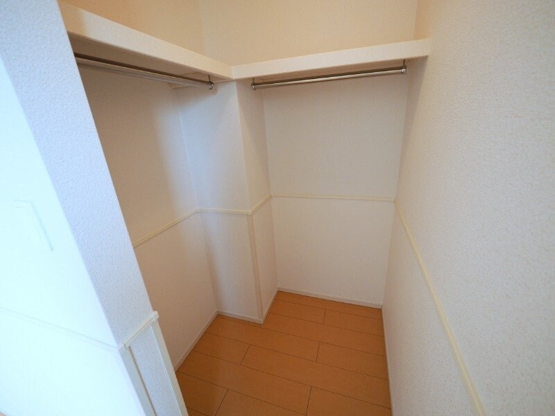 物件内観写真11　(同型別室のお写真です)