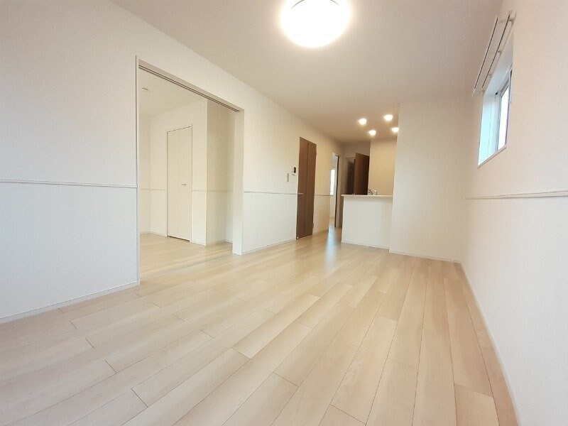 物件内観写真4　(同型別室のお写真です)