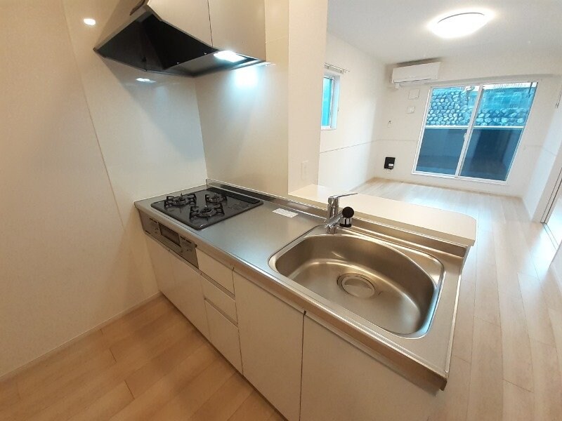 物件内観写真5　(同型別室のお写真です)