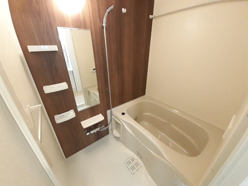 物件内観写真8　(同型別室のお写真です)