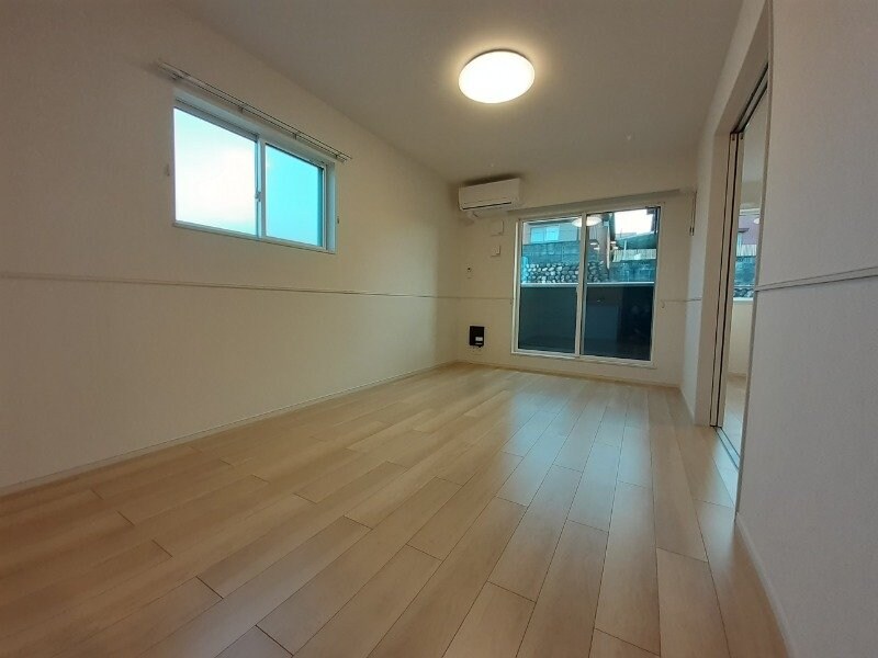 物件内観写真9　(同型別室のお写真です)