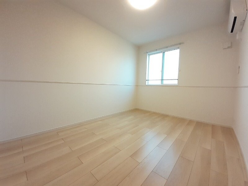 物件内観写真12　(同型別室のお写真です)