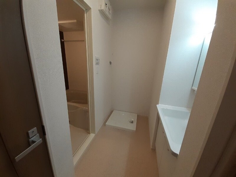 物件内観写真15　(同型別室のお写真です)