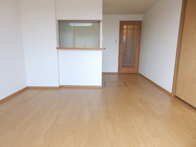 物件内観写真5　(同型部屋写真です。)