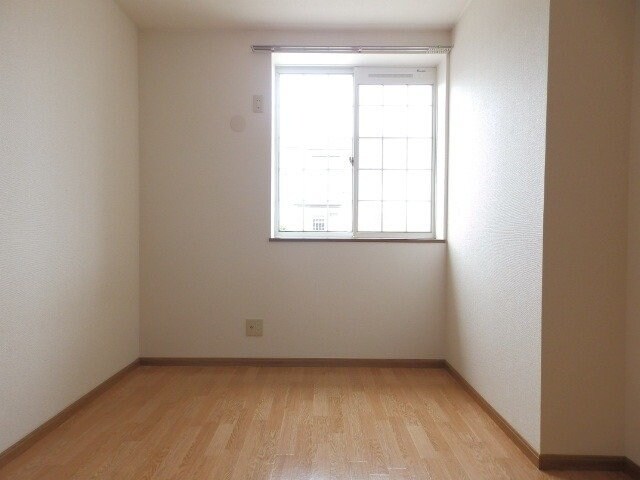 物件内観写真8　(同型部屋写真です。)