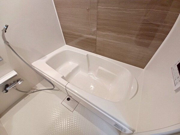 バス／シャワールーム等(同型物件の写真です)