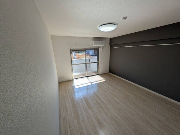 居室・リビング(同タイプ部屋写真です。)